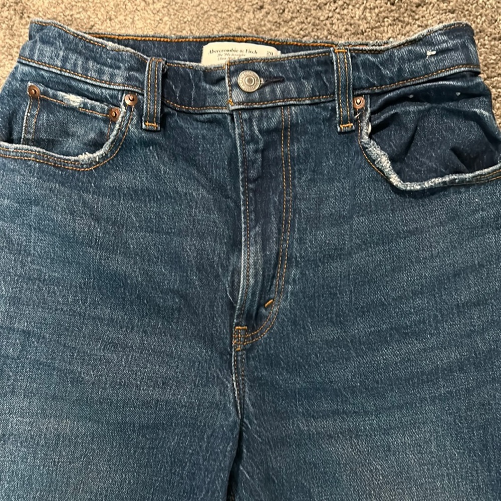 Abercrombie & Fitch - The 90s Straight Ultra High Rise Jeans